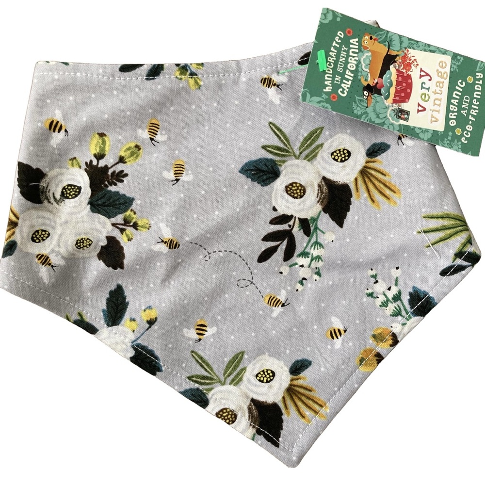 Very Vintage Dog Bandana – ‘Lennon Floral’ Gray Floral, Size Medium NWT